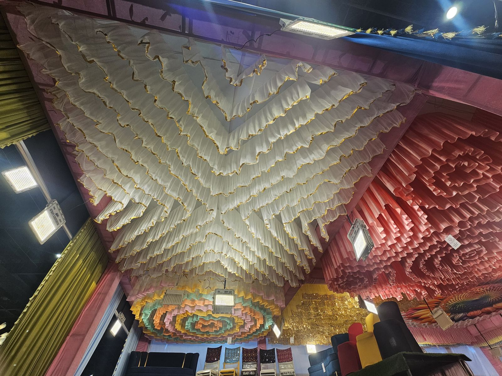 Geometric Frill Cieling