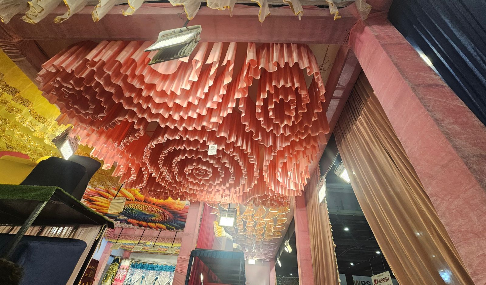 Oasis Frill Cieling